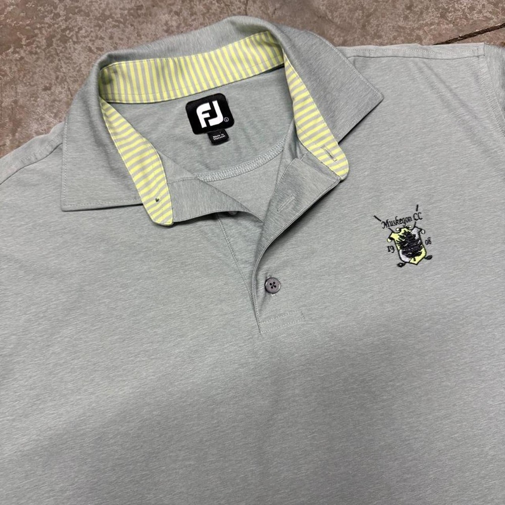Footjoy Men's Performance Gold Polo Muskegon Country club logo Sz Large